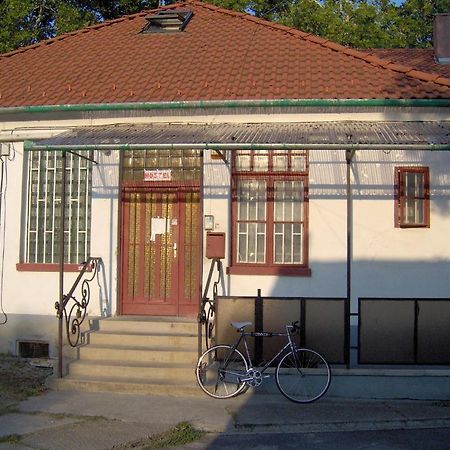 Ifi Hostel Pécs Exterior foto